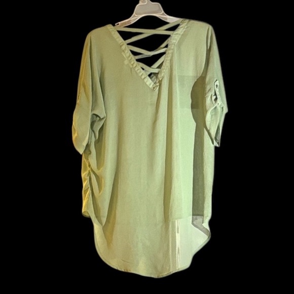 Double Zero Mint Button-Up Top - Picture 2 of 8